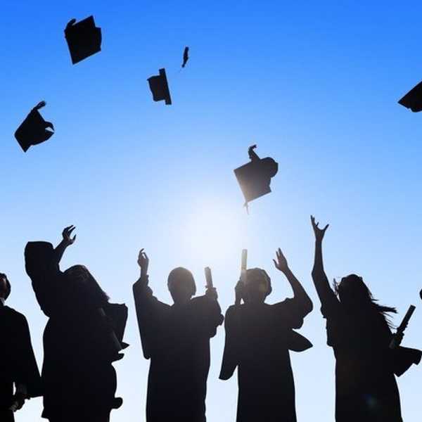 10 Things You Need to Do Before Senior Year Ends