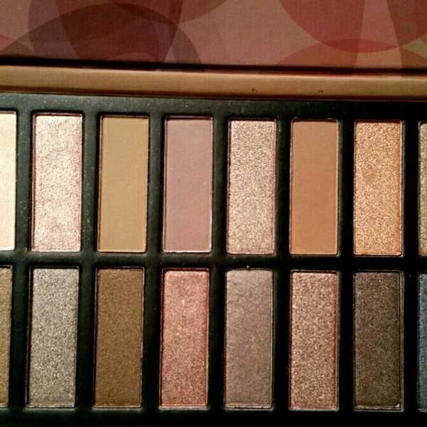 I'm a Girl Who Loves Makeup, But I Am Not Superficial