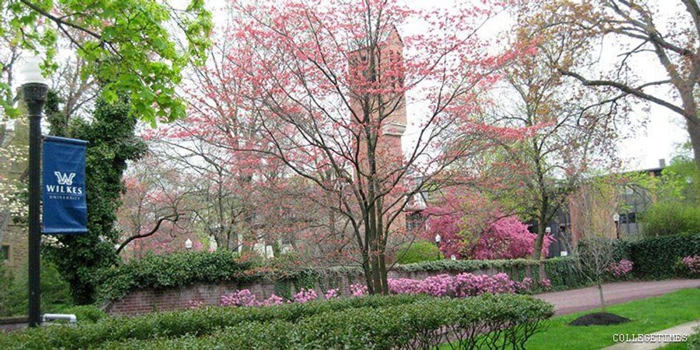 10 Reasons To Love A Small University