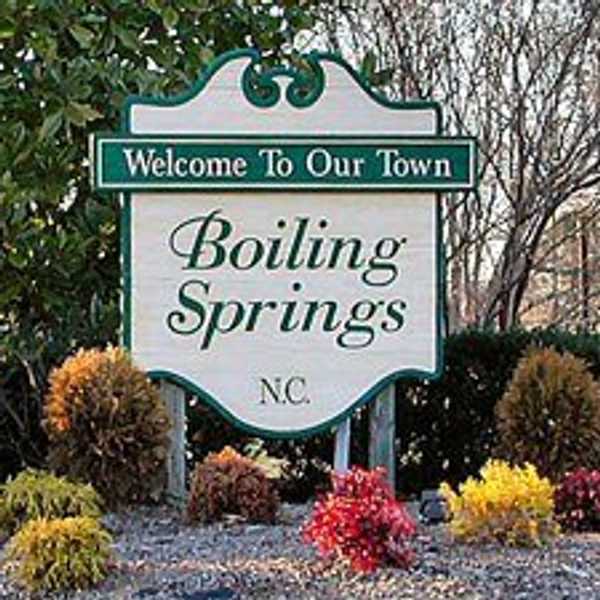 5 Reasons Why Living In A Small Town Is Better