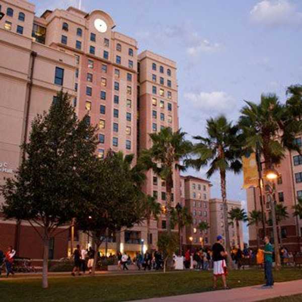 Why Living At Home Was The Best Decision My First Year In College