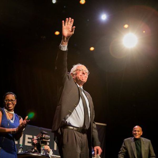 Bernie Stands For People At Apollo