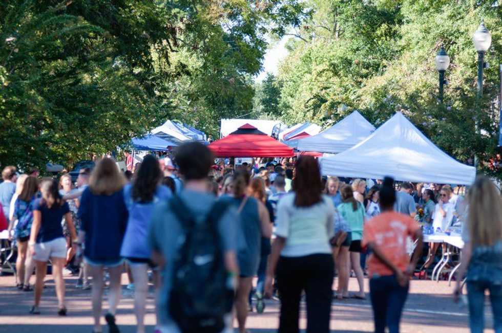 10 Experiences You've Had If You Moved From The City To A Small Town