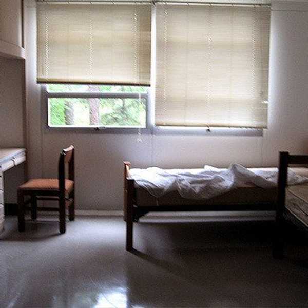 An Open Letter To My Freshman Year Dorm Room