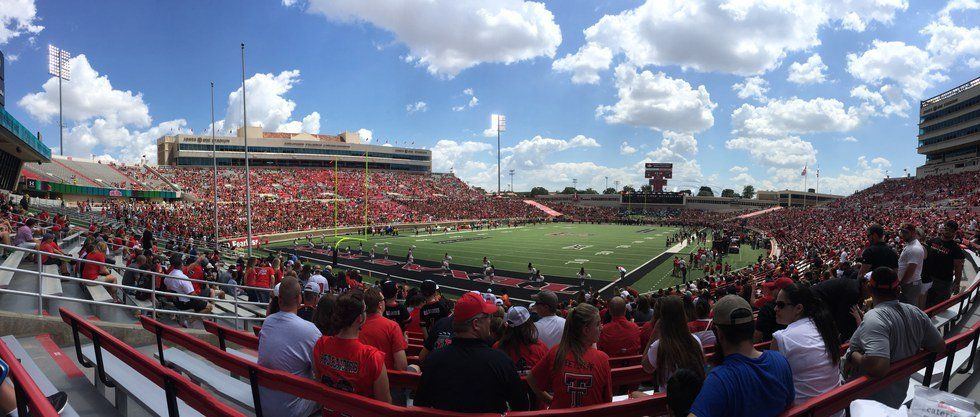 10 Things You Need To Do In College