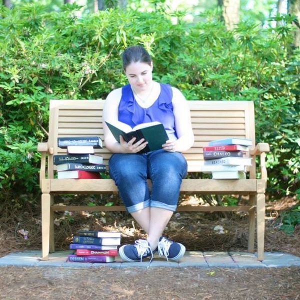 Top 12 Signs You Are A Bookworm