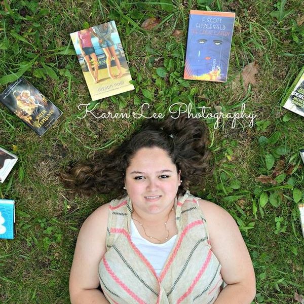 15 Signs You Are Obsessed With Reading