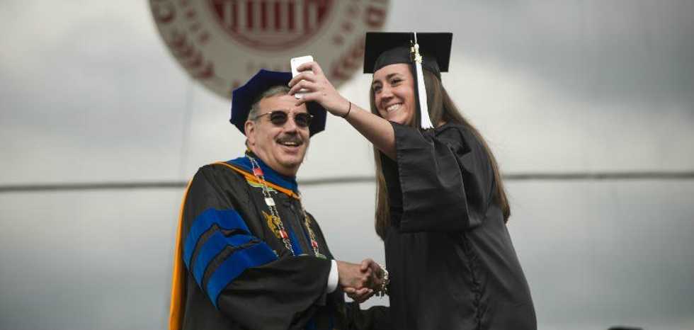 A Letter to My Graduating (Senior) Friends