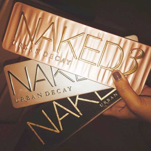 5 Signs You're Obsessed With Makeup
