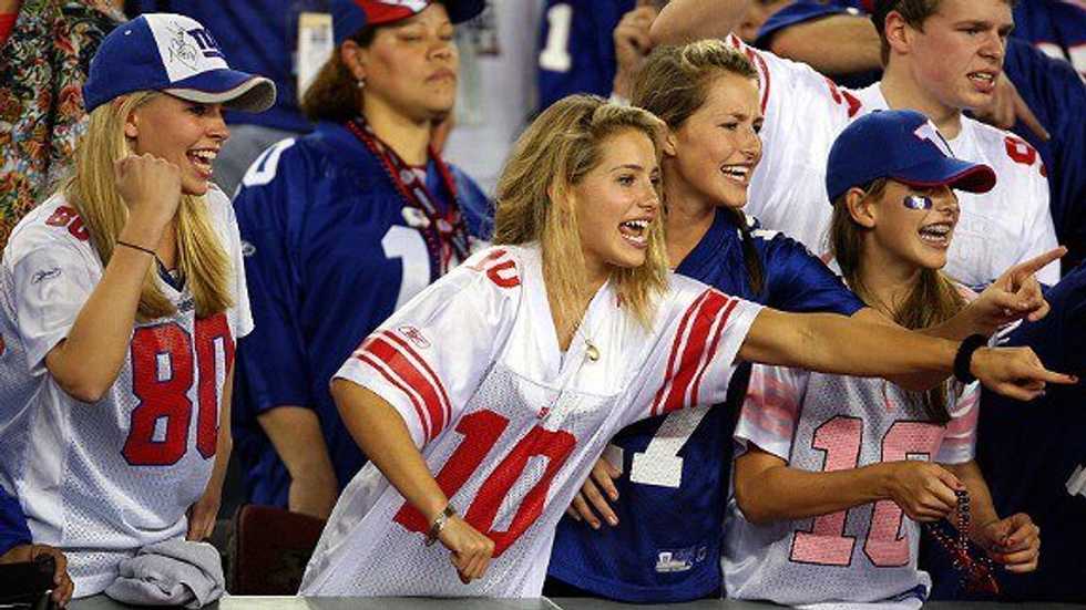 10 Struggles of Female Football Fans