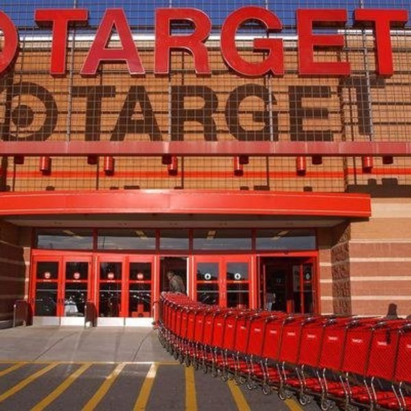 10 Reasons I Shop At Target and Not Wal-Mart