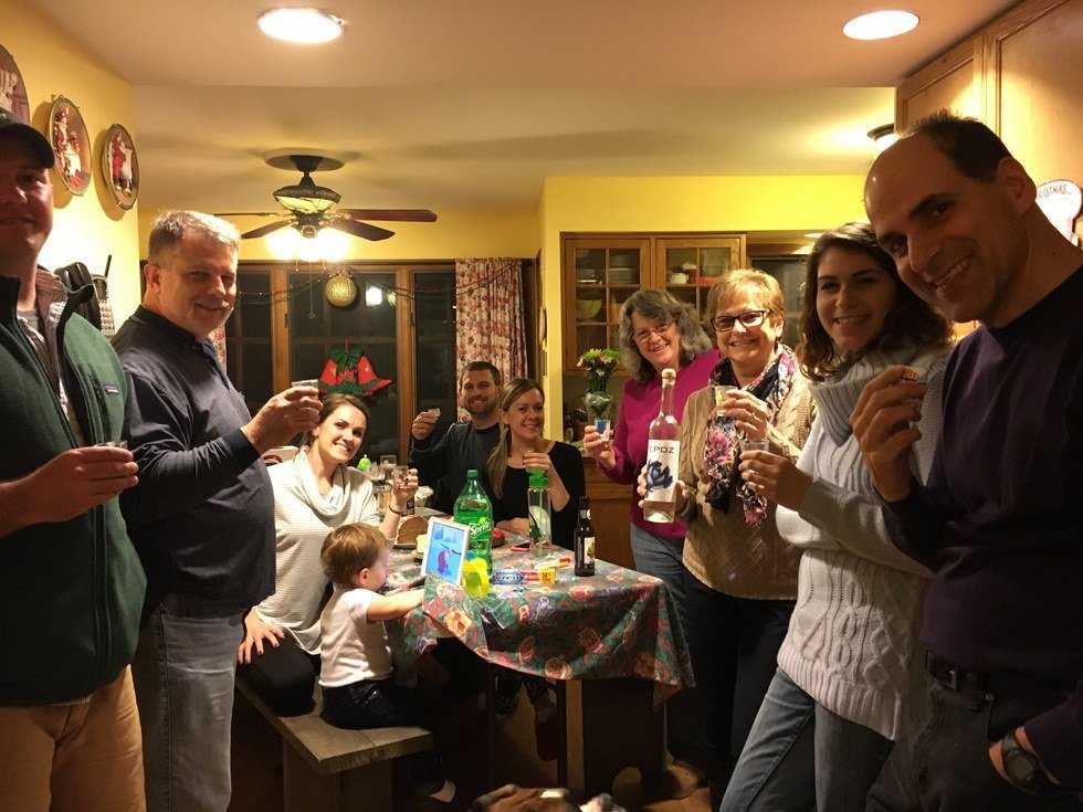 6 People You See At Every Family Party