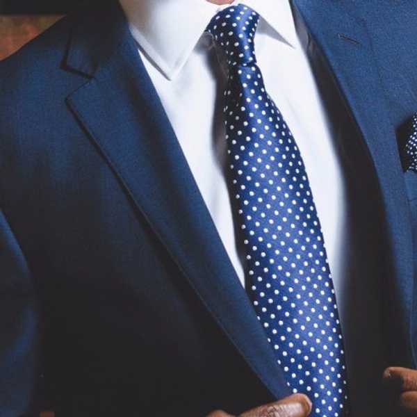 How To Dress Professionally