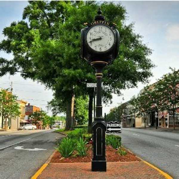 Why Going Away To College is Essential When You Grew Up In A Small Town
