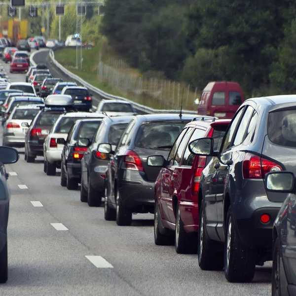 The Pros And Cons Of Commuting To Campus