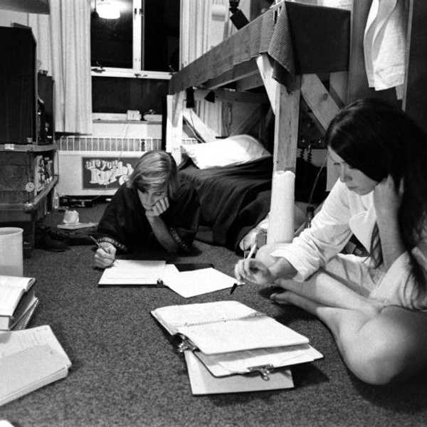 10 Struggles Of Living In A Dorm