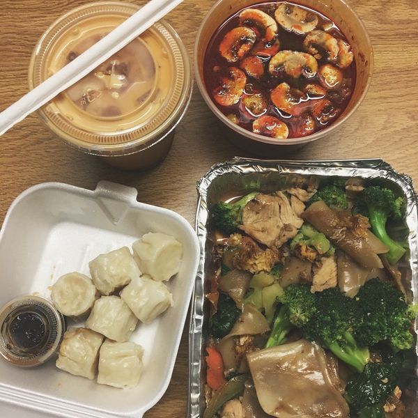 Life Hacks To Avoid Eating The Dining Hall Food