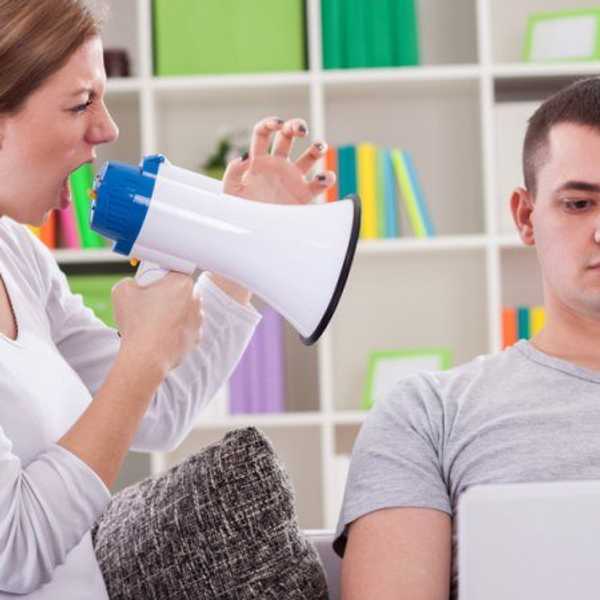 How To Survive March Madness With Your Boyfriend