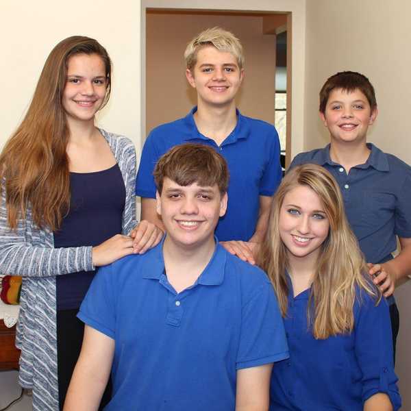 What It's Like Growing Up In A Big Family