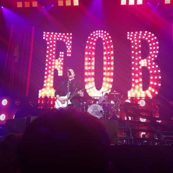 Thnks Fr Th Mmrs, Fall Out Boy