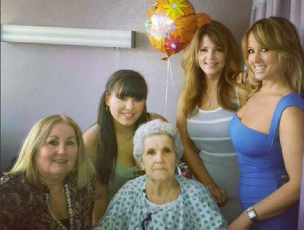 11 Differences Between American Grandmas And Latina Abuelas