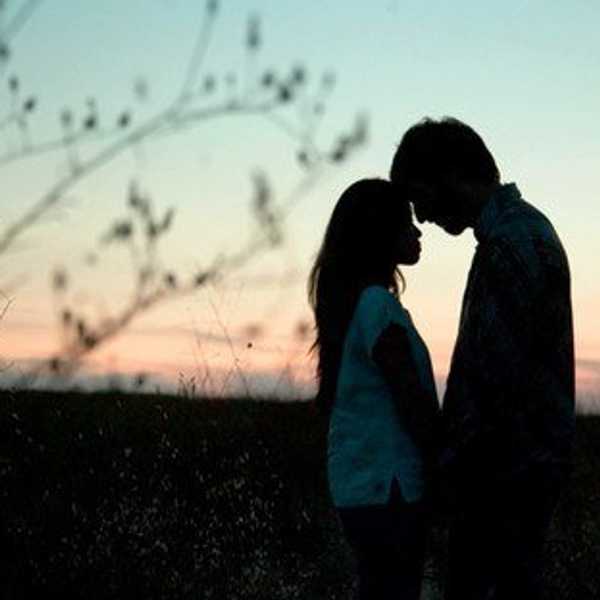 5 Struggles Every BF Has When His GF Is Insanely Outgoing