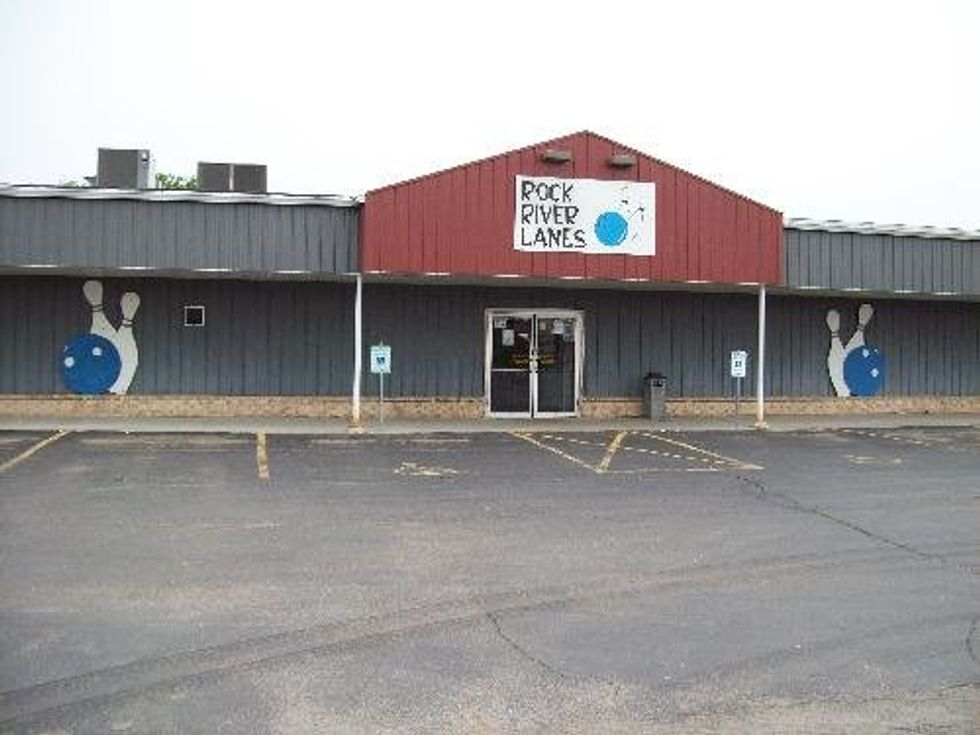 A Love Letter To Rock River Lanes