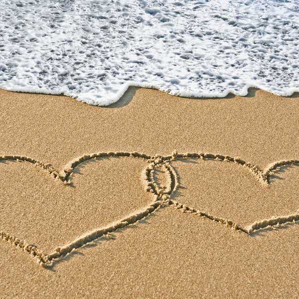 11 Signs You're Actually In A Long-Term Relationship With The Beach