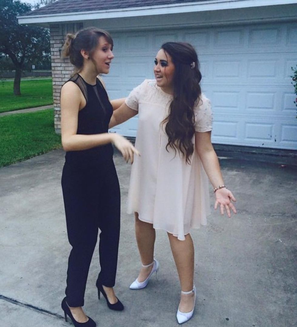 8 Perks Of Attending The Same University As Your Sibling