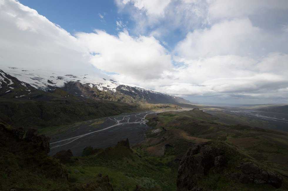 5 Reasons To Travel Abroad