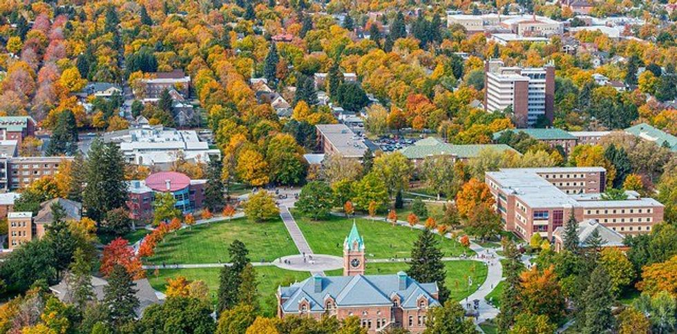 The Top 9 Reasons To Live On Campus