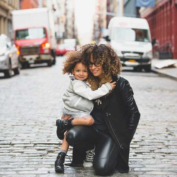 11 Signs You were Raised by a "Cool Mom"