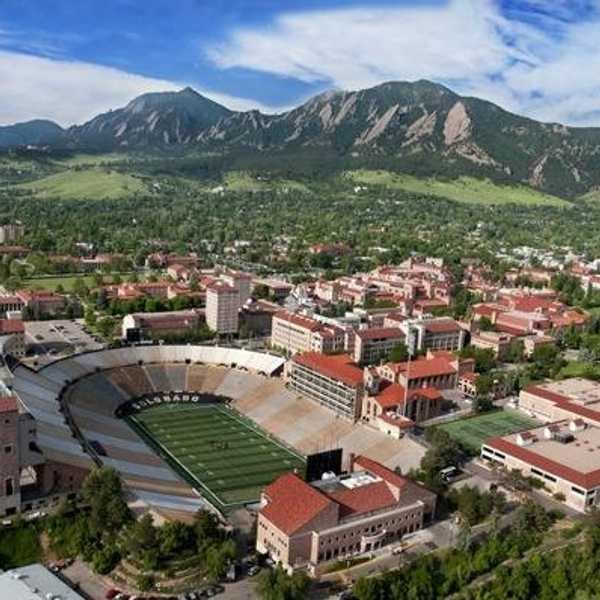 What It's Like To Go To College In Your Hometown