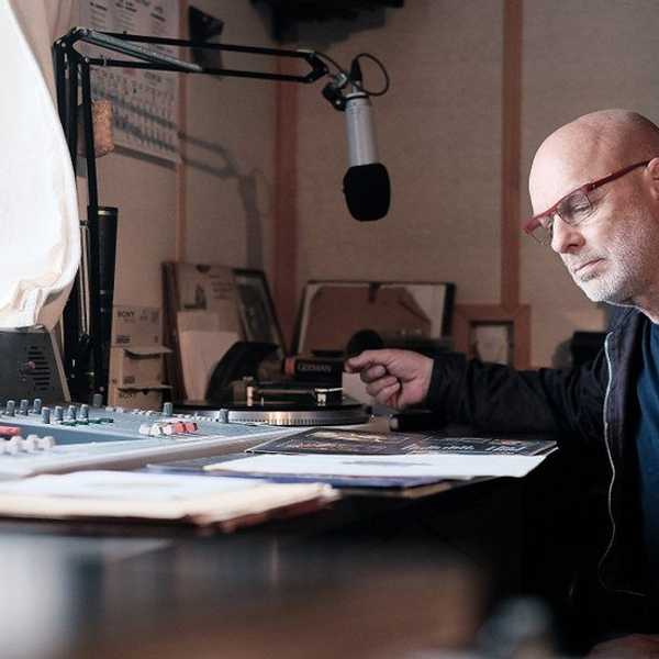 8 Beautiful Ambient Albums To Help You Study For Midterms