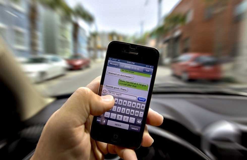 5 Simple Ways To Reduce Your Cellphone Addiction