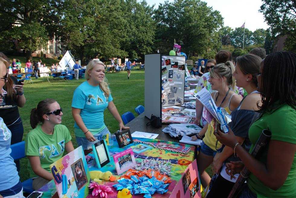 7 Reasons To Get Involved In College