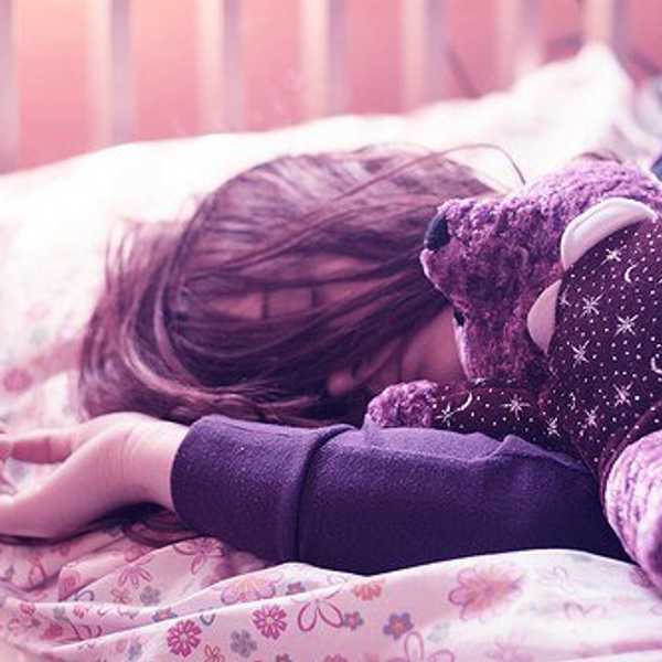 10 Ways You Know You're In Love With Sleeping
