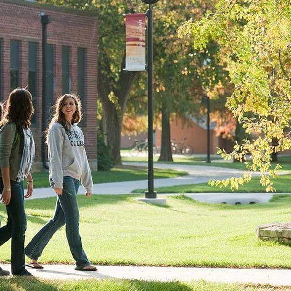 Here's What It's Like To Be Poor At An Elite College