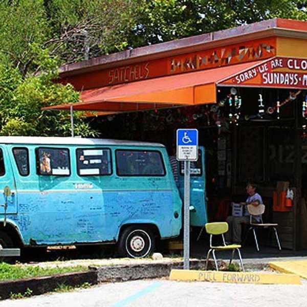 "Satchel's Pizza" Review