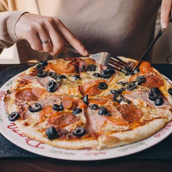 5 Chicago Pizza Places You Have To Try Before You Die