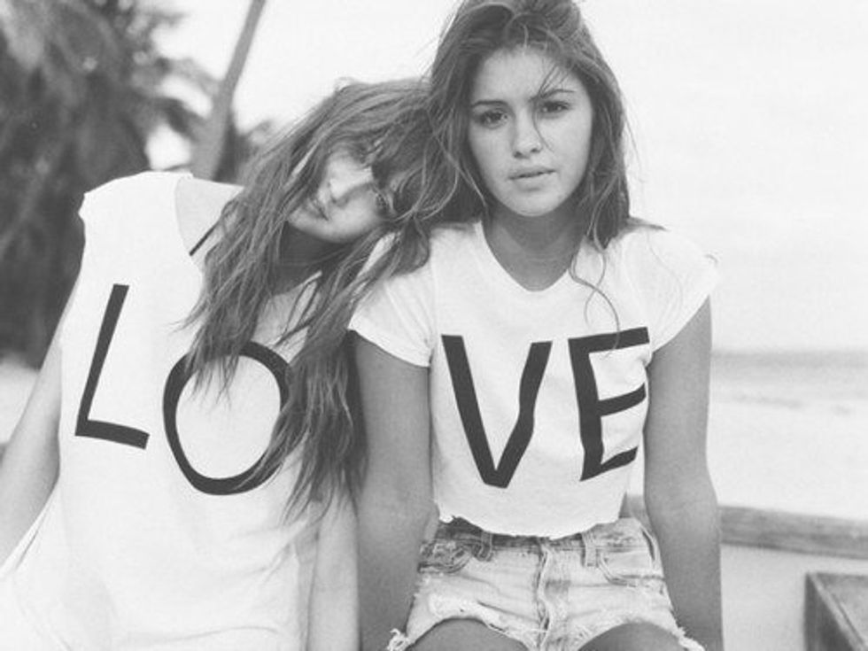 The 6 Steps Of Courting Your New Best Friend