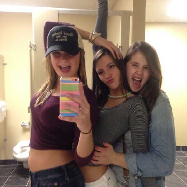 10 Phrases That Are Said By Every Girl On A Friday Night