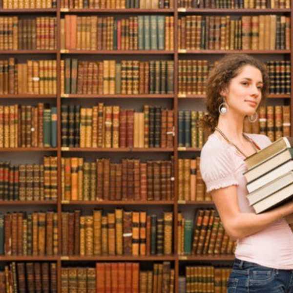 11 Painfully Obvious Signs You're An English Major