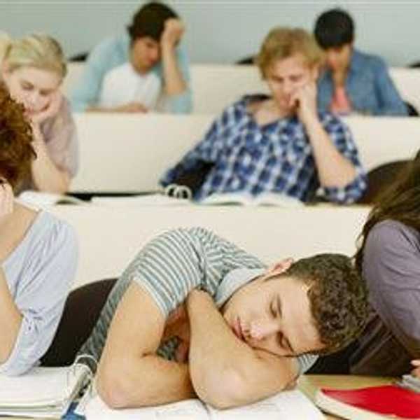 11 Thoughts Every Students Has In Class.