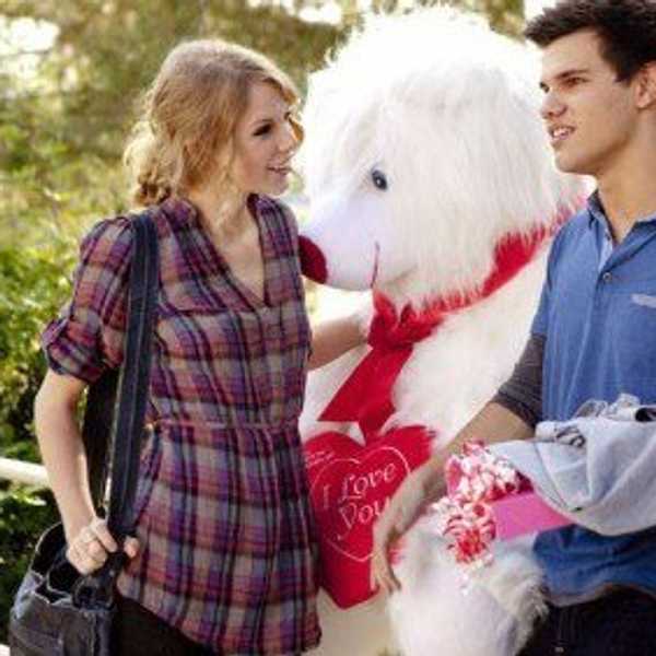 Valentine's Day Ideas for Couples Looking To Celebrate The Right Way Next Year