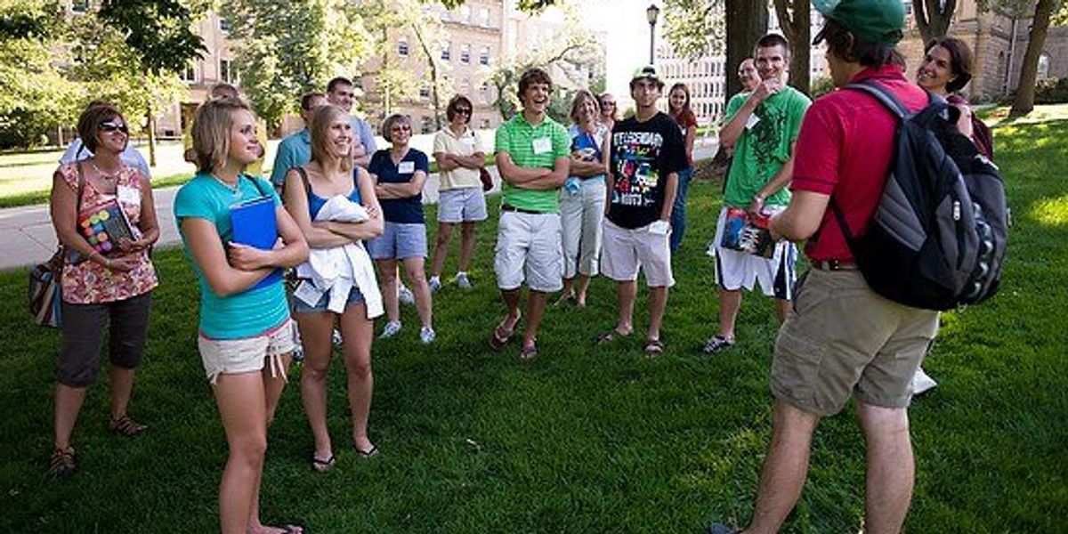 13 Reasons Why Becoming A Campus Tour Guide Is The Best Decision Ever ...