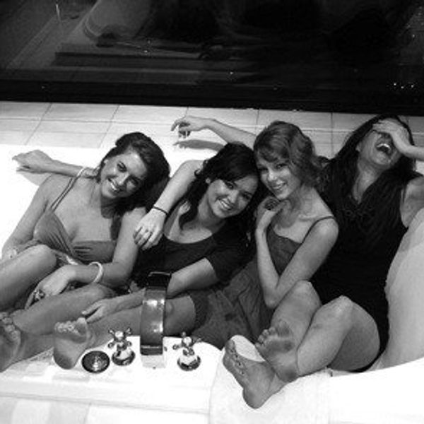 14 Signs You Are The Mom Of Your Friend Group