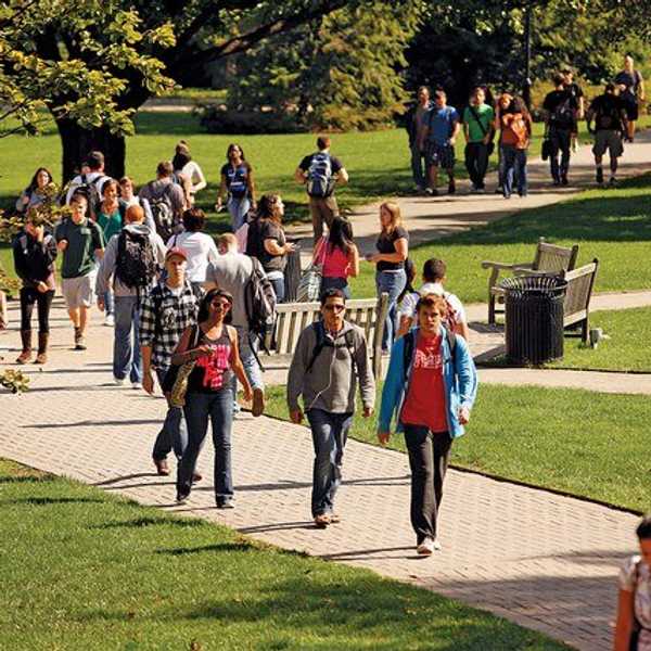 51 Things You Think While Walking To Class