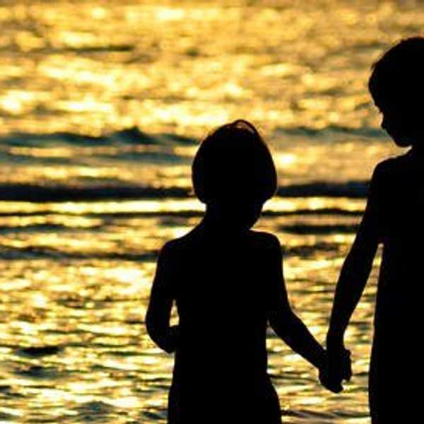11 Advantages Of Having An Older Sibling