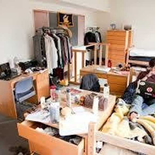 22 Types of People On Your Floor